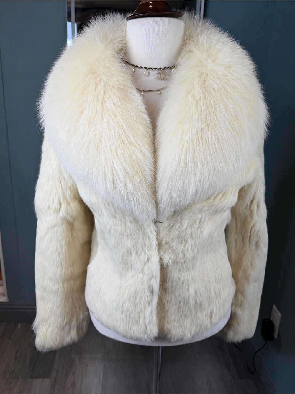 Vintage Ivory Rabbit Fur Jacket Fox Fur Collar Fitted Cropped Coat XS